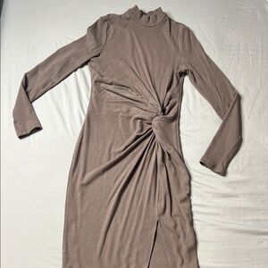Elegant Brown Long-Sleeve Dress